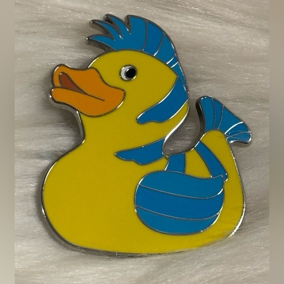 Disney Accessories - Ducks of Disney Mystery Collection Flounder from Little Mermaid Duck Pin 2025